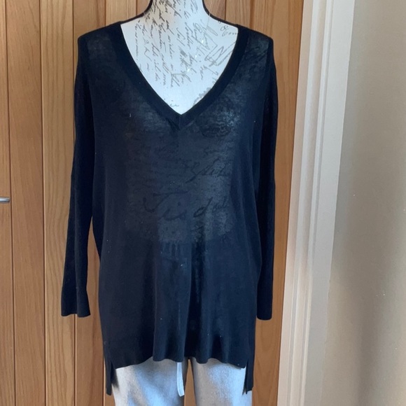 Autumn Cashmere lightweight (Viscose/Linen blend) semi sheer black Vneck sweater - Picture 2 of 8